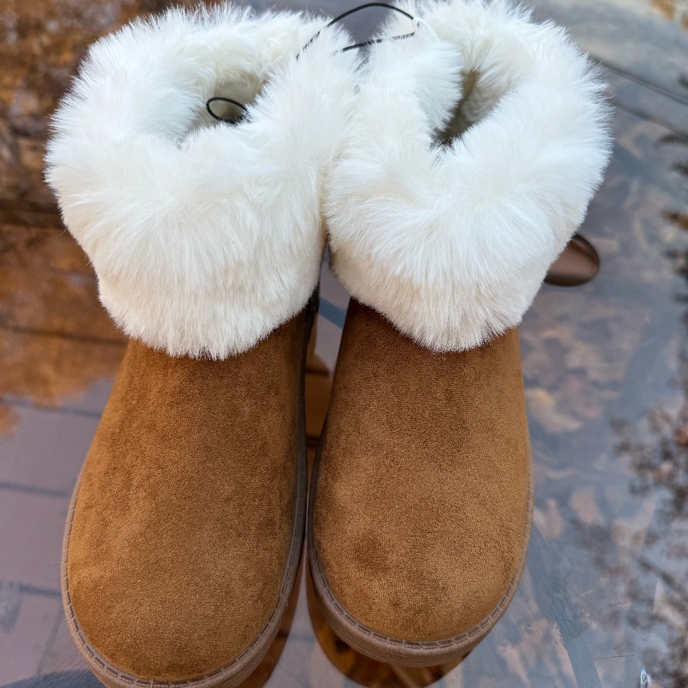 Cliffs By White Mountain Womens Ankle Boots Slip On Faux Fur Sz 5.5